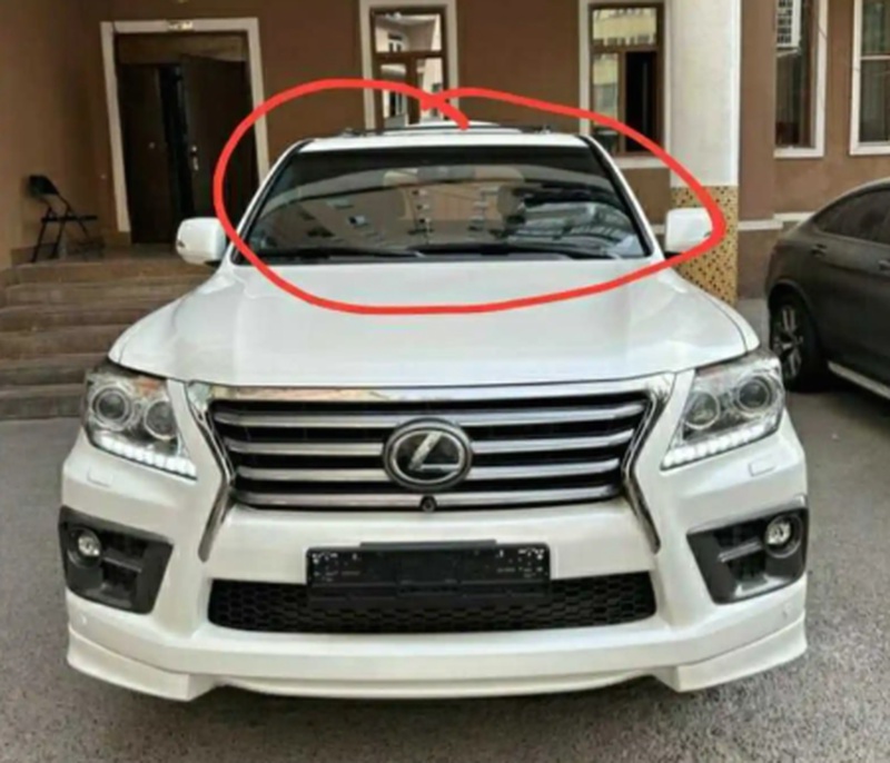 Лобовое стекло от Lexus LX570